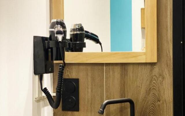 Capsule Gaming balnéo & billard & babyfoot & sauna 2 chambres