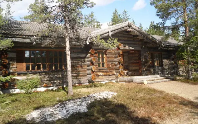 Saarikejo Log Chalet