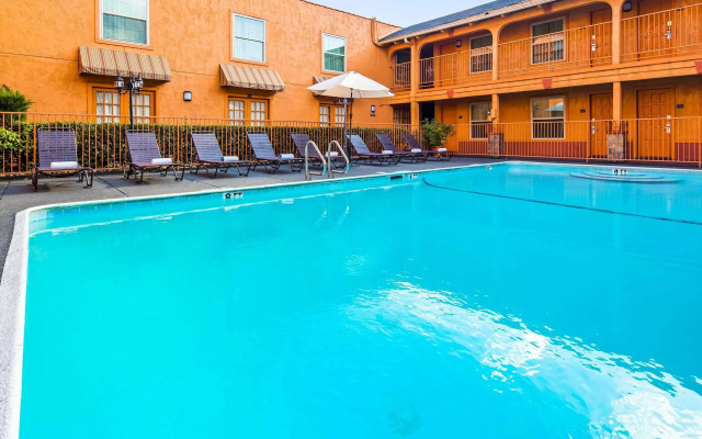 Studio 6 Suites - Dallas, TX - Downtown