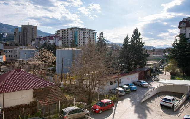 High-End Spacious Apartment next to City Mall