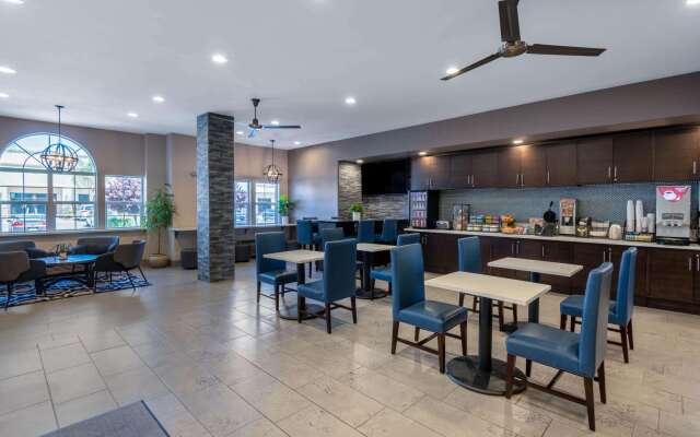 Microtel Inn & Suites by Wyndham Tracy