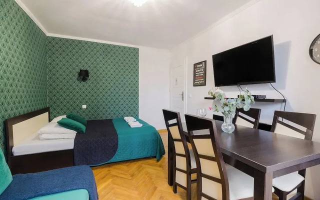 UNIT Warszawa Centrum Room by Metro Rondo ONZ