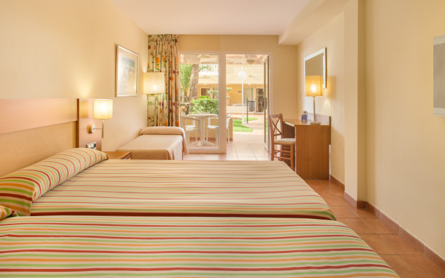 RH Casablanca & Suites Hotel