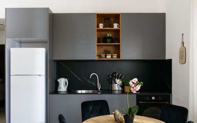 Bauhaus 2BR with Sea View by FeelHome