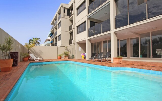 Huntington Apt 3