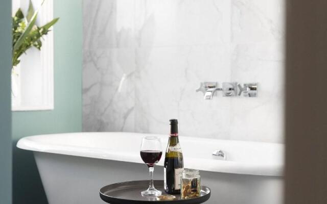 The Lodge Hotel - Putney