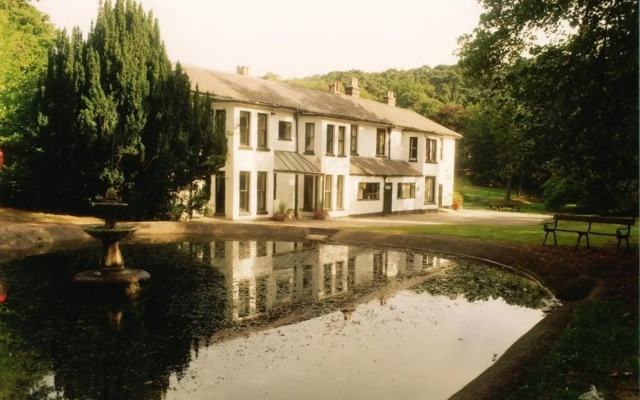Old Rose and Crown Hotel