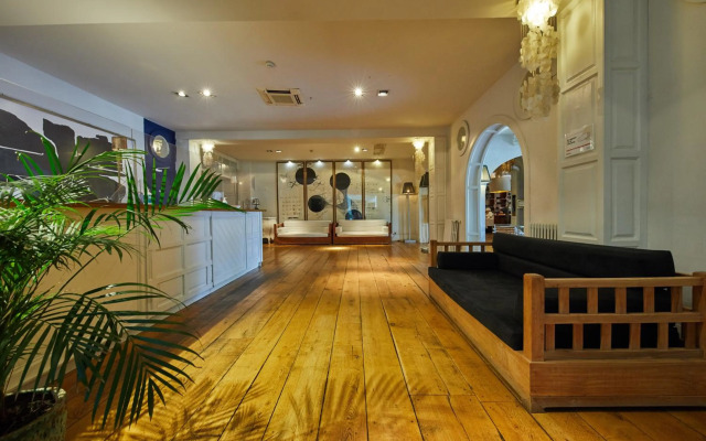 Hotel Trias