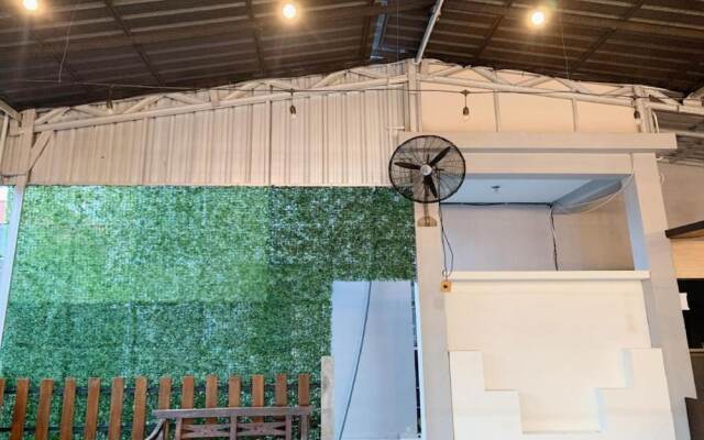 Taman Daun Tenggilis DI KOPII