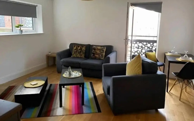 City Centre Duplex Sleeps 4 H1