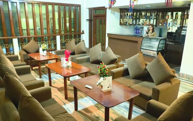 lhaki Hotel