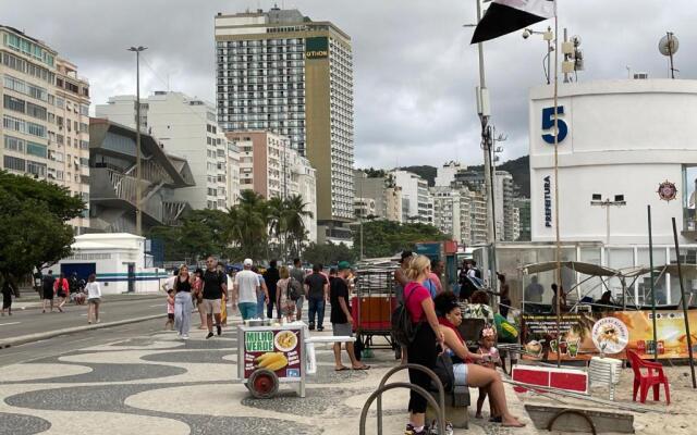 Apartamento beira-mar no coração de copacabana!