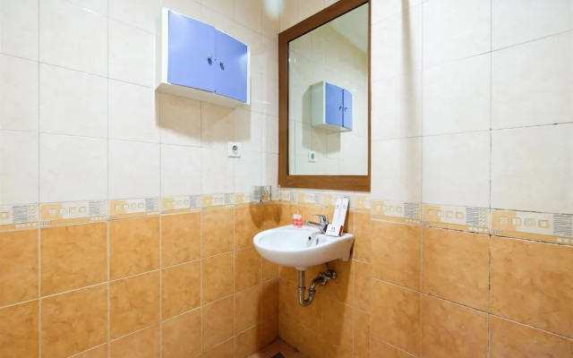 Simply Spacious Studio Room at City Home Apartment near Kelapa Gading – Bathroom – Jakarta