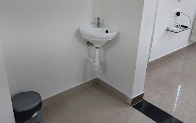 SLV Aashraya Apartment Stay