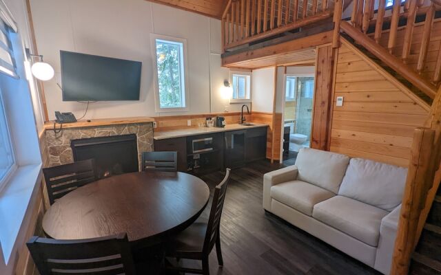 Halcyon Hot Springs Resort