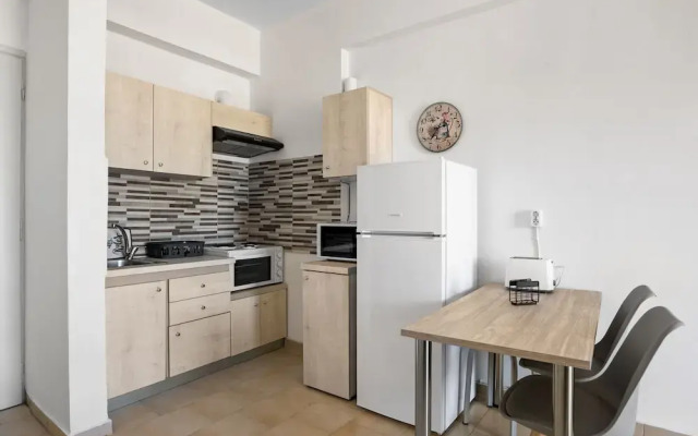 Sun Beach Apartment in Chania 3
