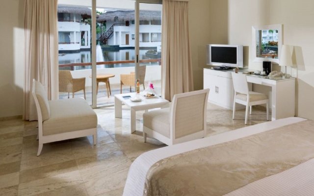 Platinum at Grand Riviera & Sunset Princess