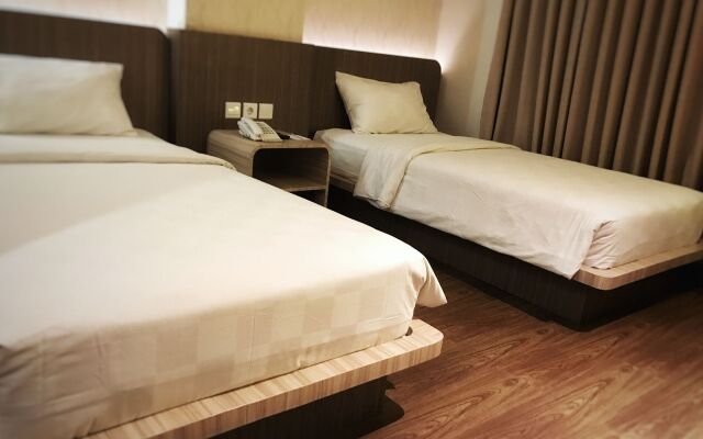 M Premiere Hotel
