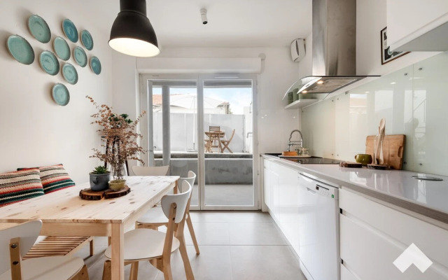 Aguda1 · Aguda's Family House 4BD Parking Barbecue