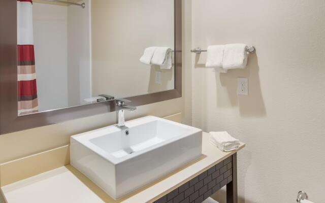 Red Roof Inn PLUS+ Fort Worth - Burleson