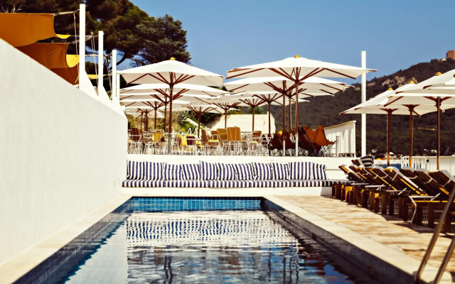 Les Roches Rouges, a Beaumier hotel