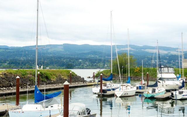 Columbia Gorge Inn