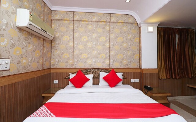 OYO 27878 Highway Inn International