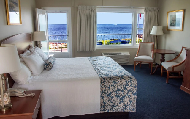 Atlantis Oceanfront Inn