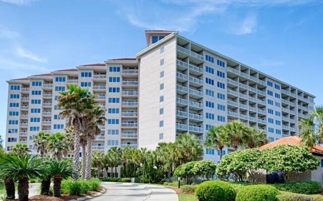 Tops'l 1008a Chalet by RedAwning