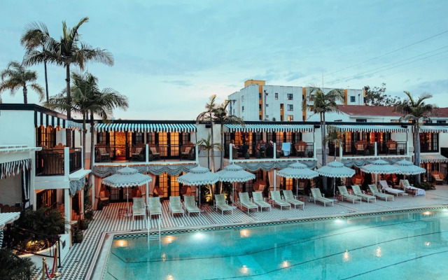 Lafayette Hotel & Club