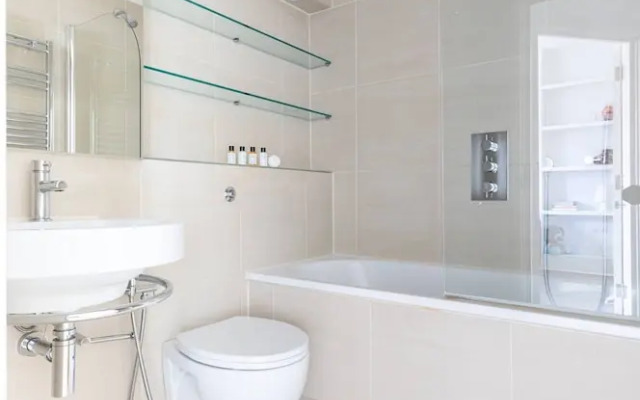 Oakley Street VII by Onefinestay