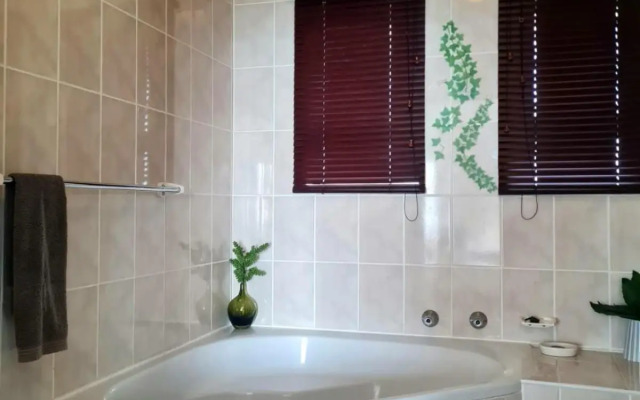 Point Village Accommodation - Ocean Two 42