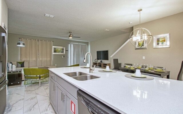 Storey Lake-5 Bedroom Townhome w/Splashpool-1630ST