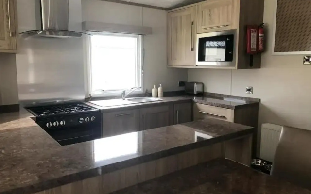 Holiday Cabin Sleeps 5, Pets, Edinburgh Festival