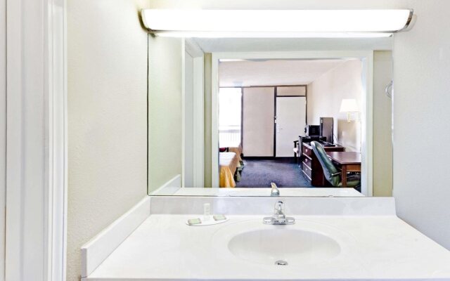 Super 8 Motel Carrollton CA