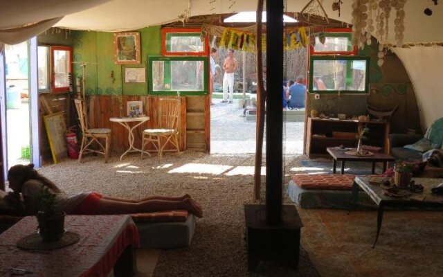 Silent Arrow Desert Lodge