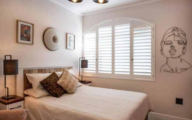 Beachfront Luxury - 2 Chaka's Place