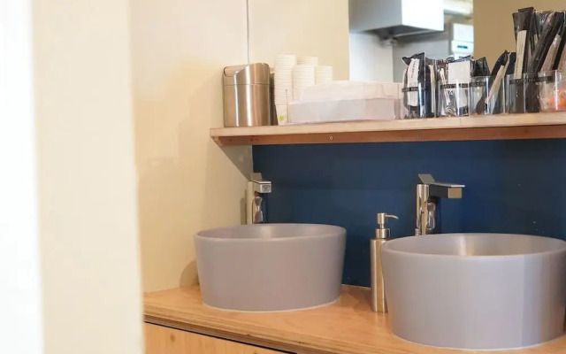 Theater Zzz - Hostel