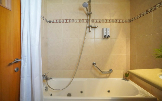 two bed room apartment 5 min walk to the beach