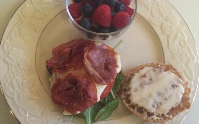 Clevedale Historic Inn and Gardens