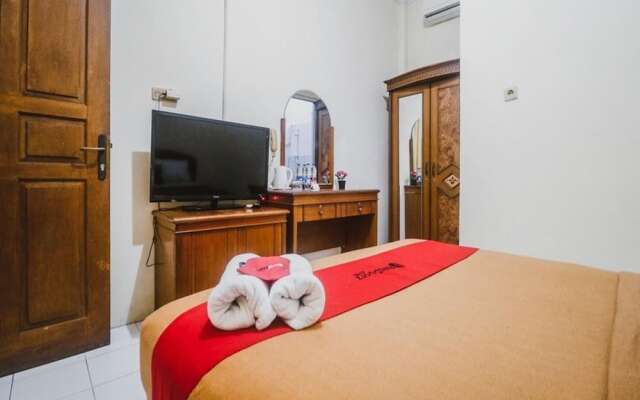 RedDoorz near Lokasari Mangga Besar 7