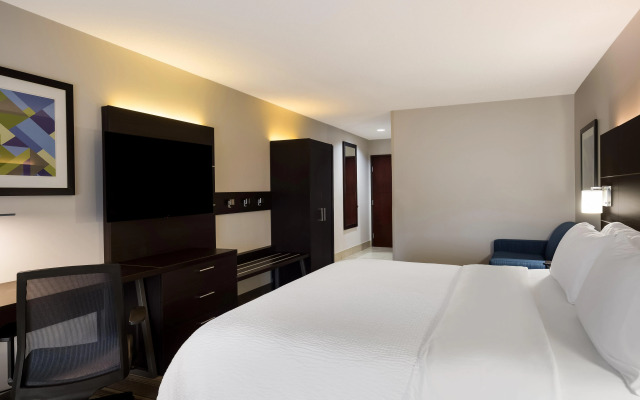 Holiday Inn Express and Suites Newton by IHG