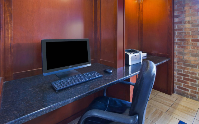 Quality Inn Marshall near I-69