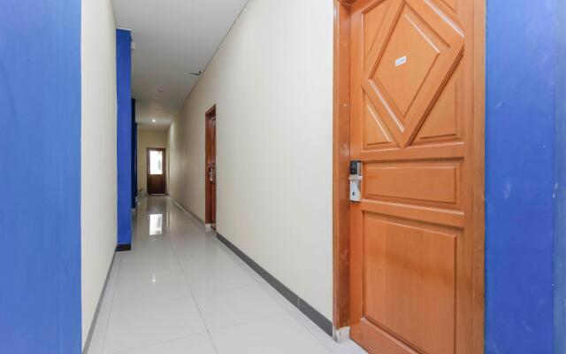 RedDoorz Plus @ Jalan Pemuda Jakarta