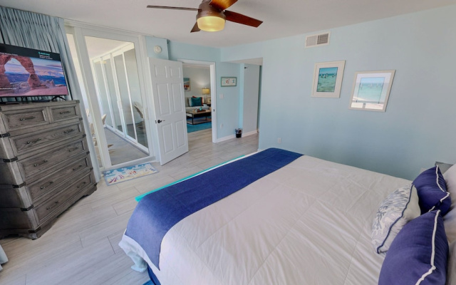 Shoreline Towers 1072 2 Bedroom Condo