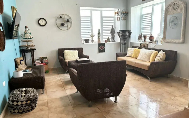 Solar-powered Gem Tours Walk to Beaches Eats