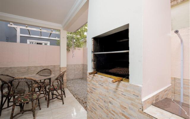 Linda casa de 2 andares c/churrasq RJG011