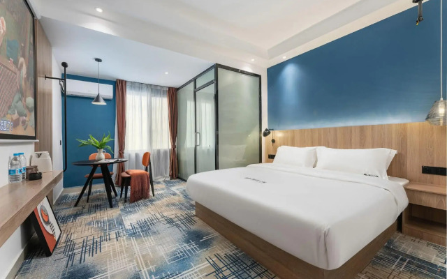 Heben Apartment (Sihui Guohui Nanguo Yudu Shop)