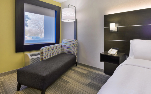 Holiday Inn Express Detroit-Warren by IHG