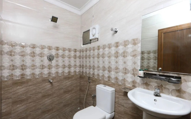 Palm tree serviced apartments
